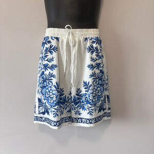 SHEIN Men's Large White & Blue Floral Drawstring Shorts Casual Beach Style NIB